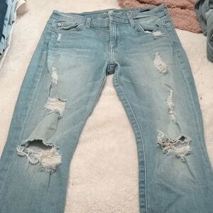 Distressed skinny jeans